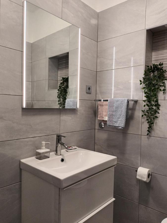 Apartman Nada Sali Exterior foto